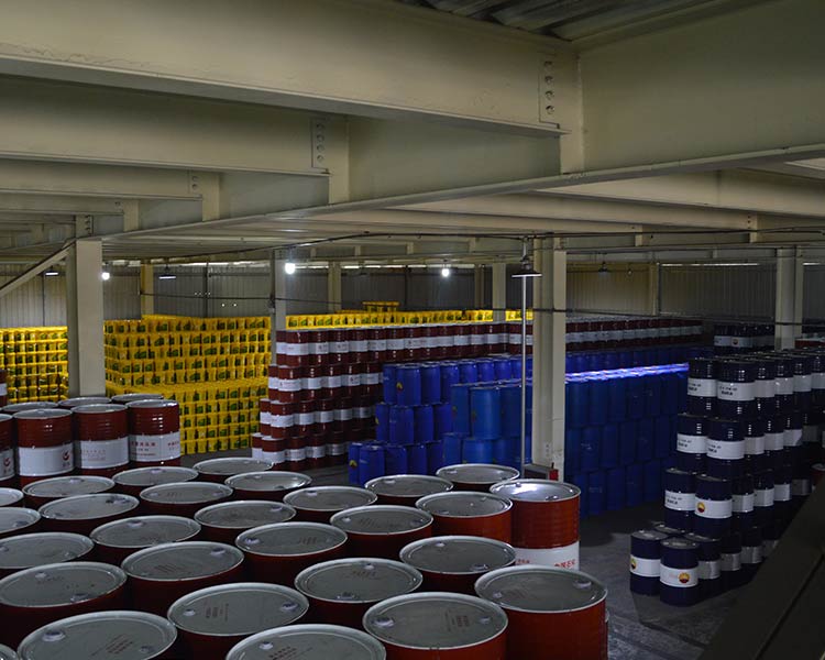 山西鑫瑞澤：山西工業(yè)潤滑油抗水性怎么樣?